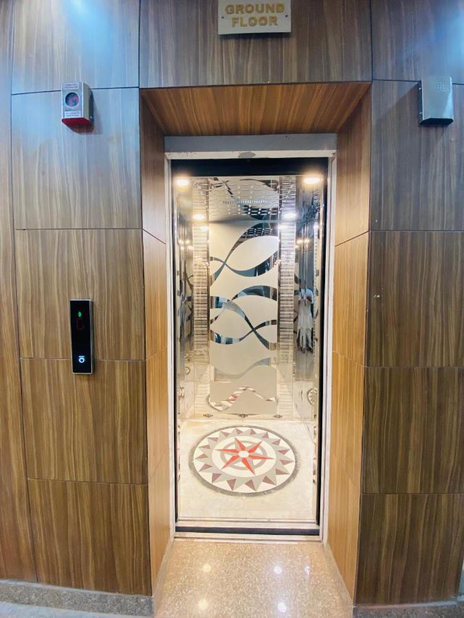 As Global Hotel Noida Buitenkant foto