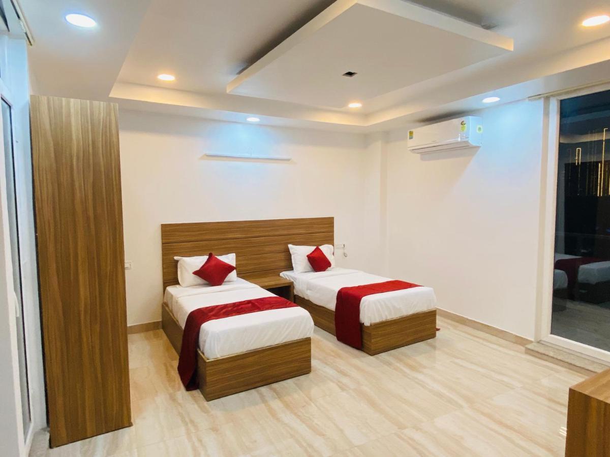 As Global Hotel Noida Buitenkant foto
